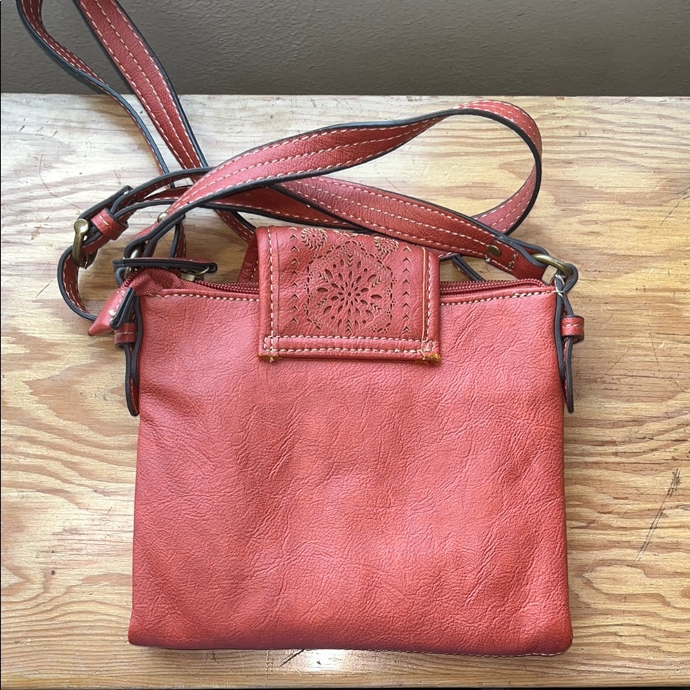 Chaps Coral Red Crossbody Bag - Picture 3 of 9